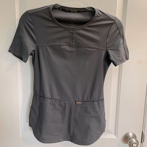 Cherokee Form Scrub Top